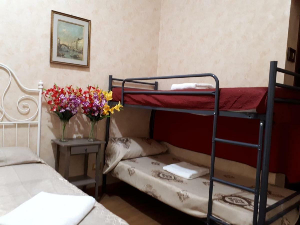 Botel Inn Řím Exteriér fotografie