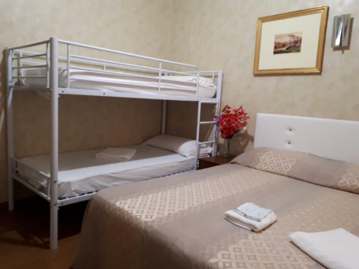 Botel Inn Řím Exteriér fotografie